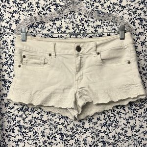 White American eagle shorts